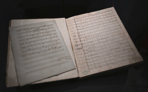 Partition de la main de Ludwig van Beethoven, alors dans la collection du Musée morave de Brno, le 30 novembre 2022, à Brno, en Slovaquie